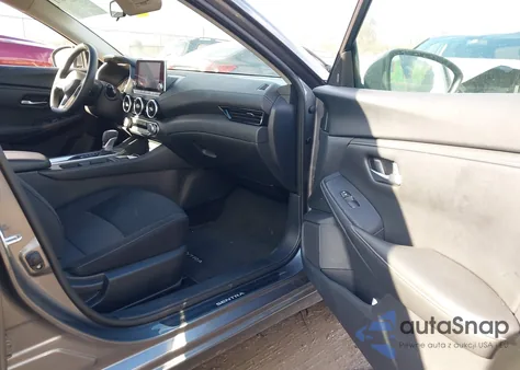 2024 Nissan Sentra Sv Xtronic Cvt z USA, uszkodzony, nr VIN 3N1AB8CV8RY202482